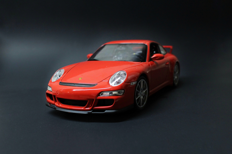 Illustration for article titled 1:18 Scale Porsche 997 GT3 by Welly